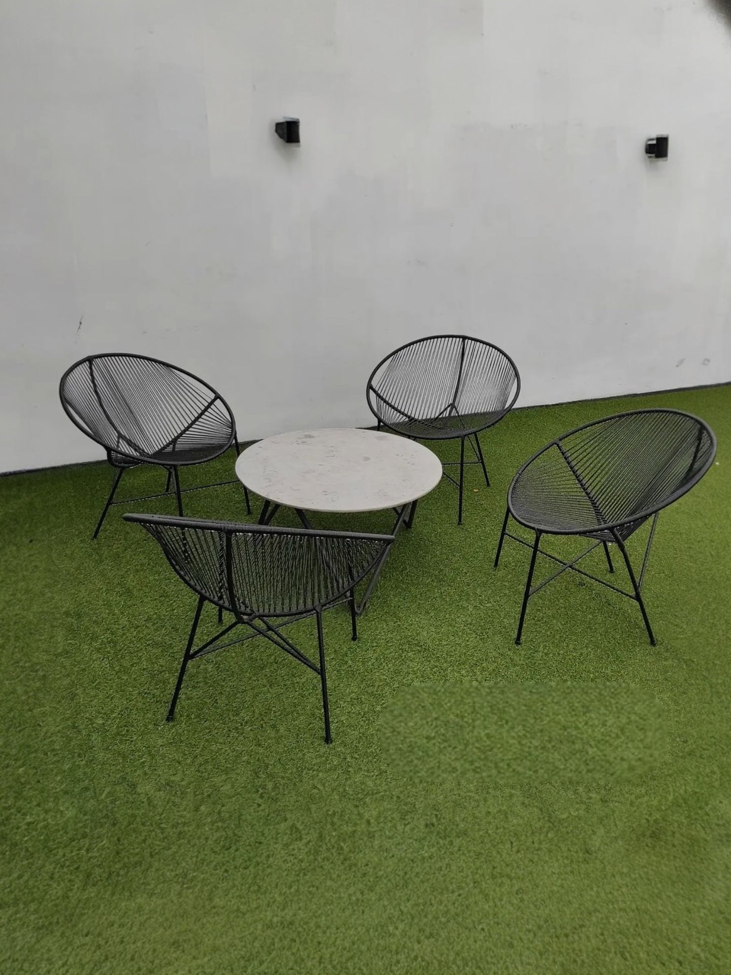 4 redonditas clásicas + mesa 70cm